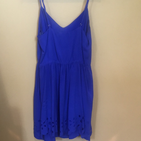 Dress - Picture 3 of 3